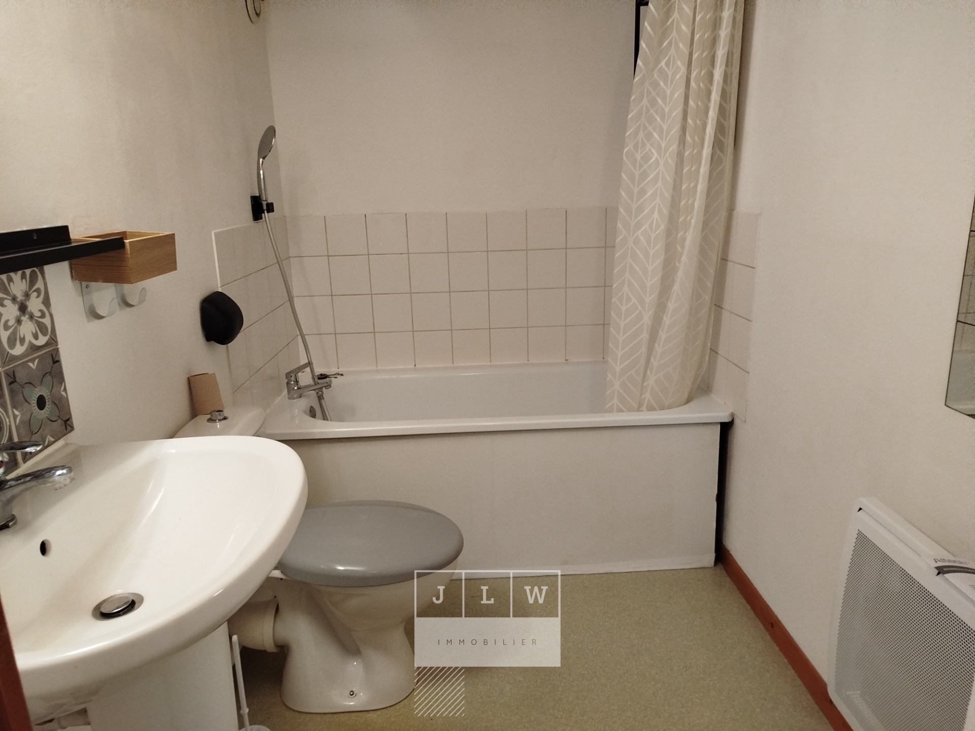 Ref  fvd  ll152 studio lumineux    place de parking Photo 8 - JLW Immobilier