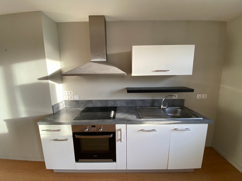 Hjv nb343 lille sebastopol t2 non meuble de 52m Photo 3 - JLW Immobilier