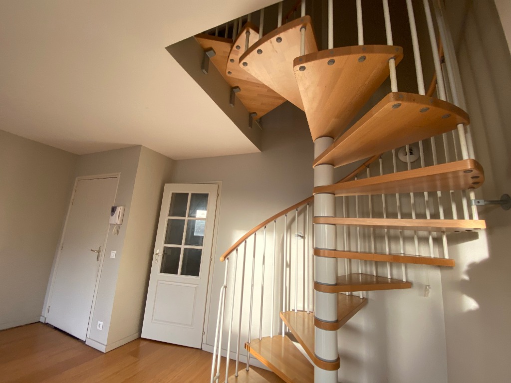 Hjv nb343 lille sebastopol t2 non meuble de 52m Photo 4 - JLW Immobilier