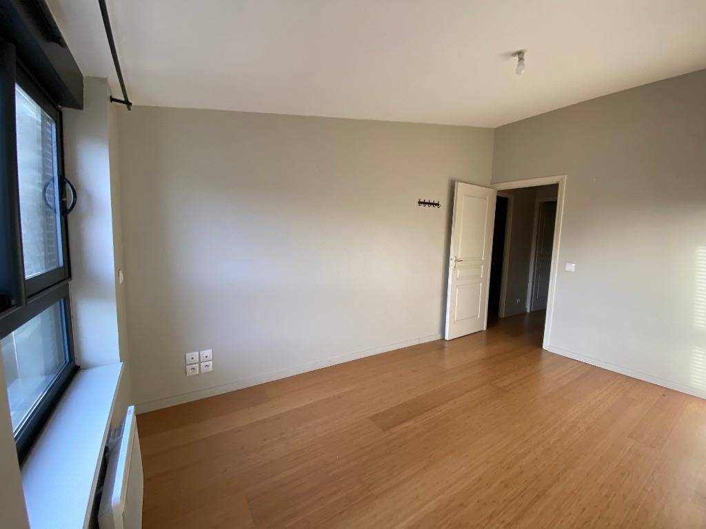 Hjv nb343 lille sebastopol t2 non meuble de 52m Photo 7 - JLW Immobilier