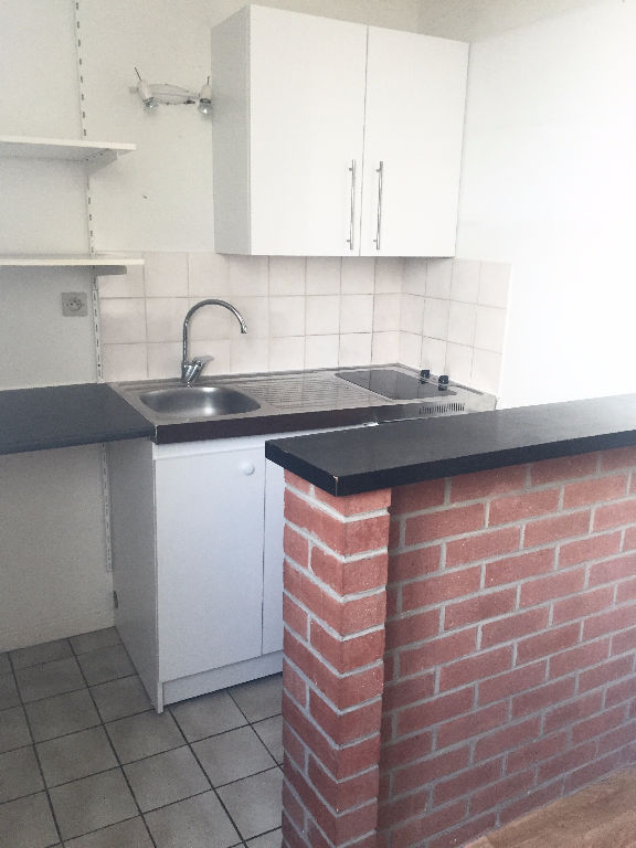 Huy ll152  lille republique beaux arts t1bis non meuble Photo 5 - JLW Immobilier