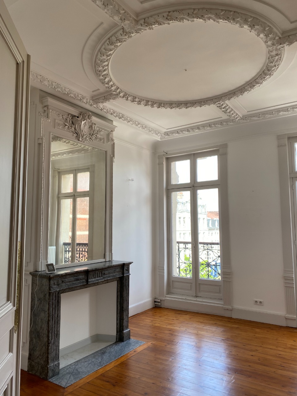 Ihw sr123  lille t3 non meuble de 97 78m place sebastopol Photo 3 - JLW Immobilier