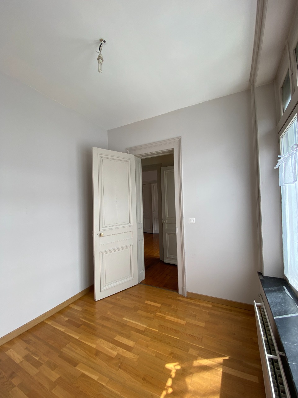 Ihw sr123  lille t3 non meuble de 97 78m place sebastopol Photo 4 - JLW Immobilier