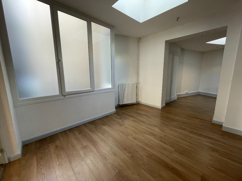 Ref  ila ll 152 hyper centre t3 avec parking de 7758m Photo 4 - JLW Immobilier