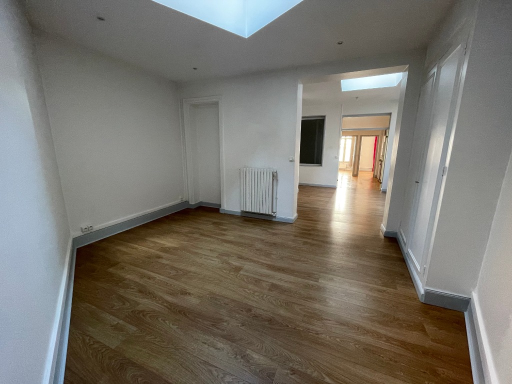 Ref  ila ll 152 hyper centre t3 avec parking de 7758m Photo 7 - JLW Immobilier