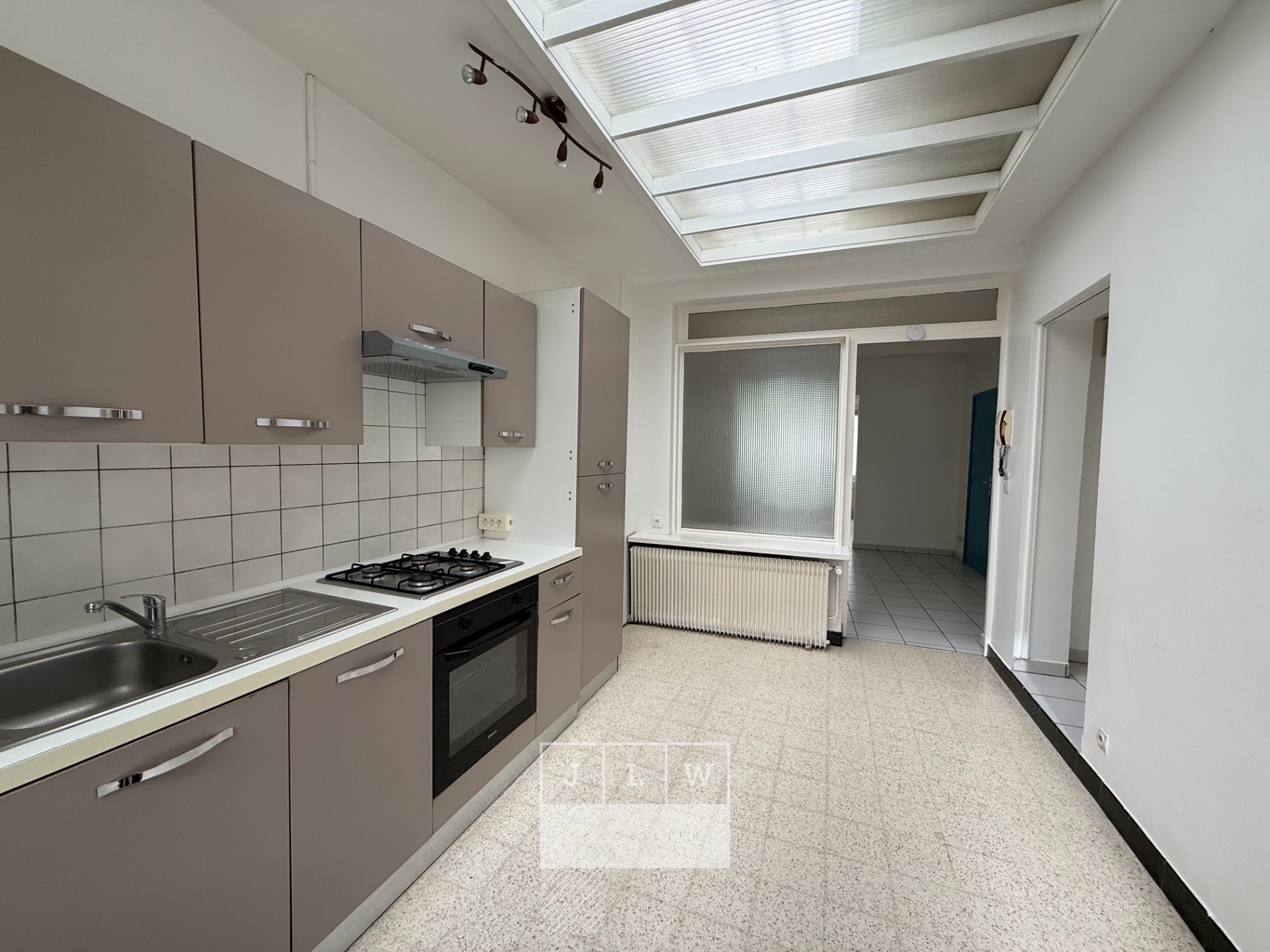 Ino sr123  t1bis rdc non meuble   cour   cave Photo 2 - JLW Immobilier