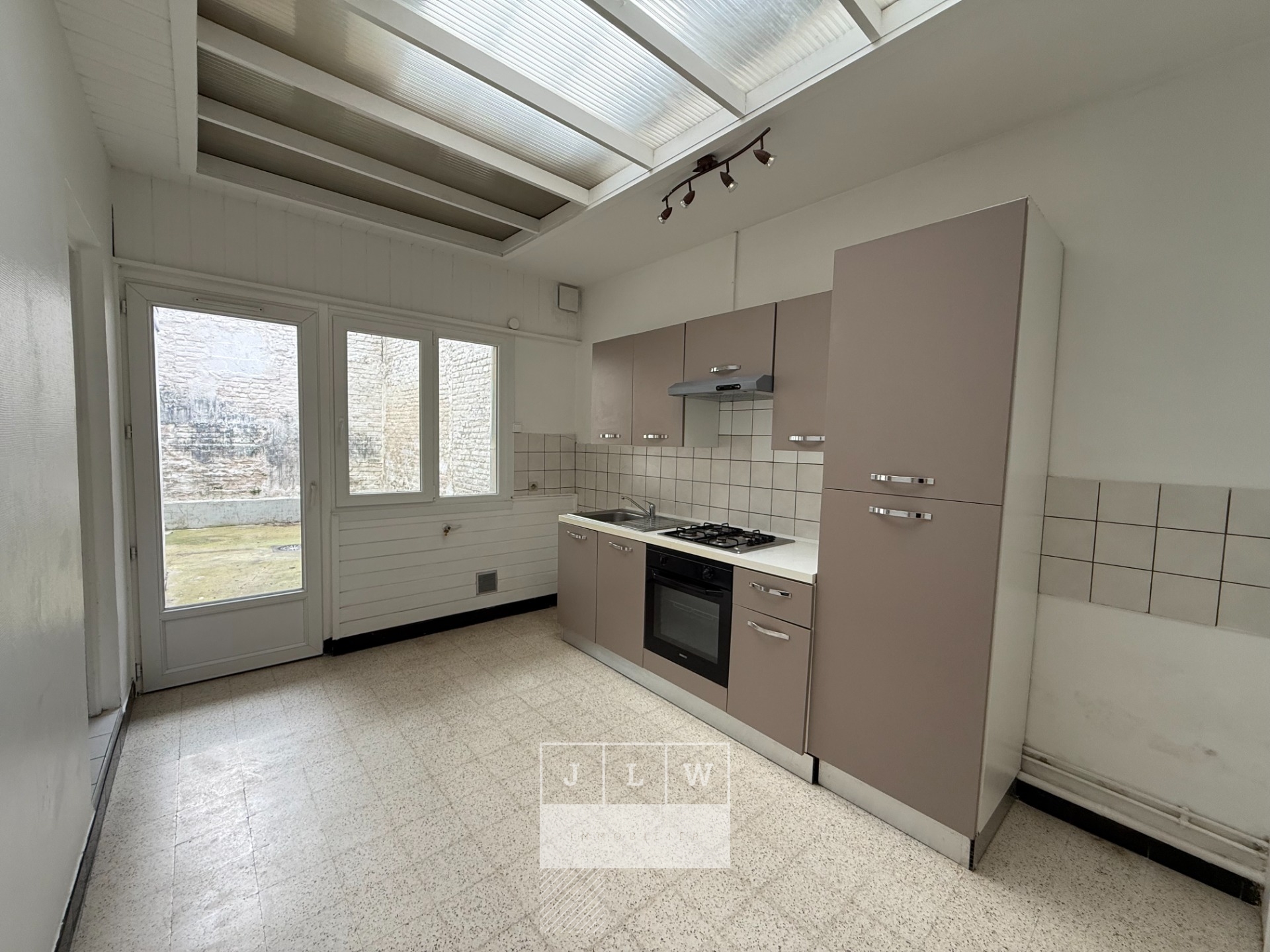 Ino sr123 appartement t1bis de 46m avec cour privative Photo 6 - JLW Immobilier