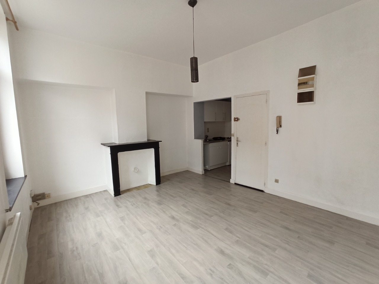 Ins ll152 lille repu 2 pieces non meuble de 4164m Photo 1 - JLW Immobilier Ins ll152 lille repu 2 pieces non meuble de 4164m Photo 1 - JLW Immobilier