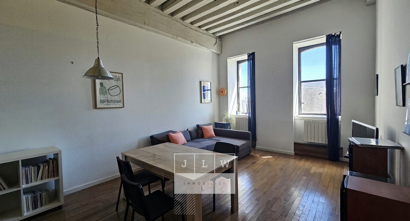 Ire ll152 vieux lille t2 meuble de 5967m avec parking Photo 1 - JLW Immobilier Ire ll152 vieux lille t2 meuble de 5967m avec parking Photo 1 - JLW Immobilier