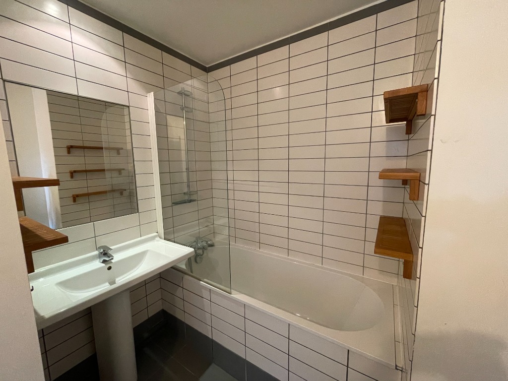 Ire ll152 vieux lille t2 meuble de 5967m avec parking Photo 6 - JLW Immobilier