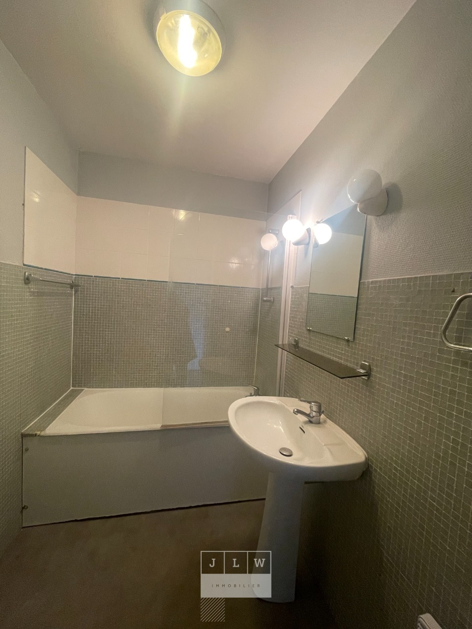 Irw ll152 appartement t1 non meuble avec garage  Photo 8 - JLW Immobilier