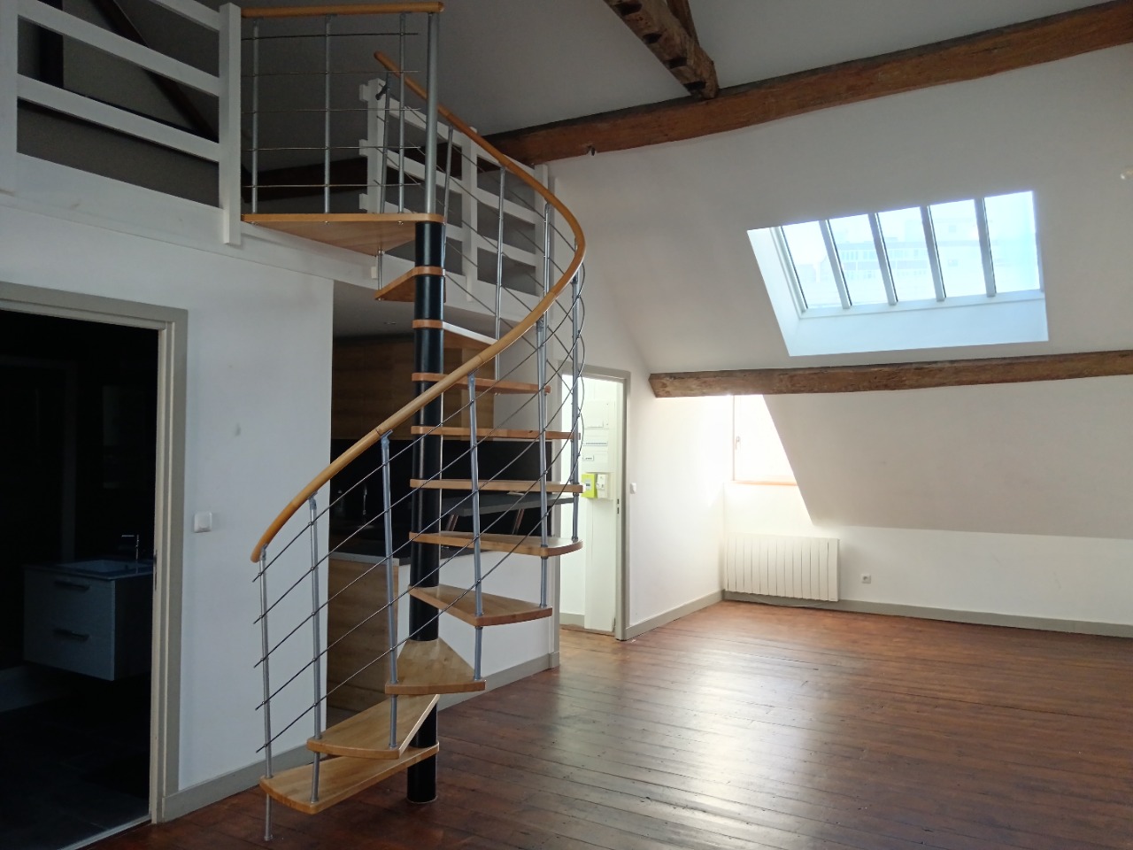 Ith ll152 standby loc appt t1bis mezzanine Photo 1 - JLW Immobilier Ith ll152 standby loc appt t1bis mezzanine Photo 1 - JLW Immobilier