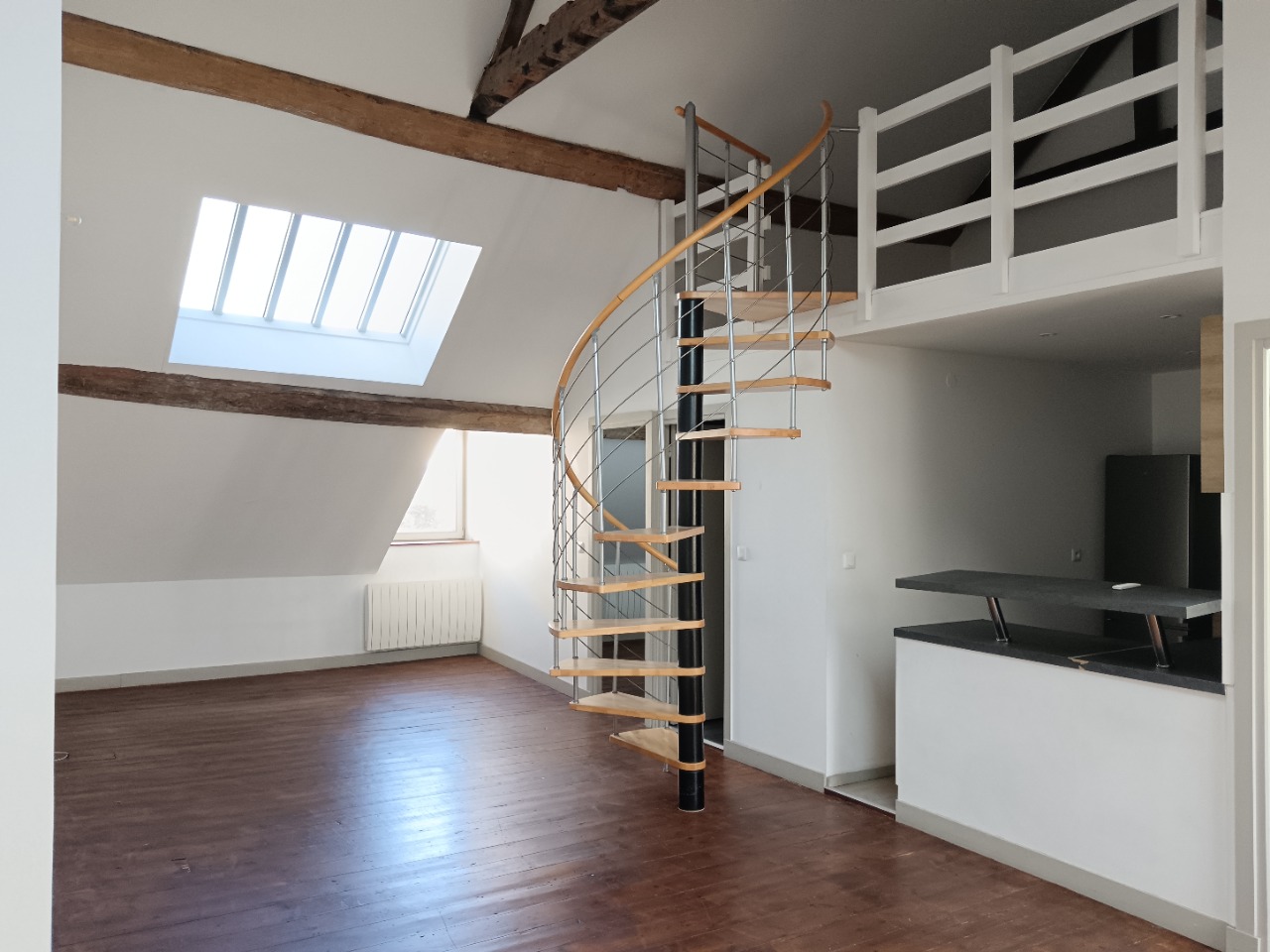 Ith ll152 standby loc appt t1bis mezzanine Photo 2 - JLW Immobilier Ith ll152 standby loc appt t1bis mezzanine Photo 2 - JLW Immobilier