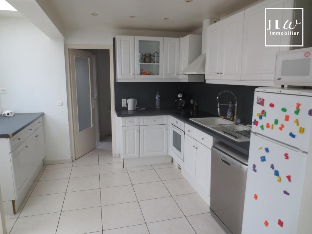 Iuq sr123 lille saint michel t3 meuble de 8819m Photo 1 - JLW Immobilier