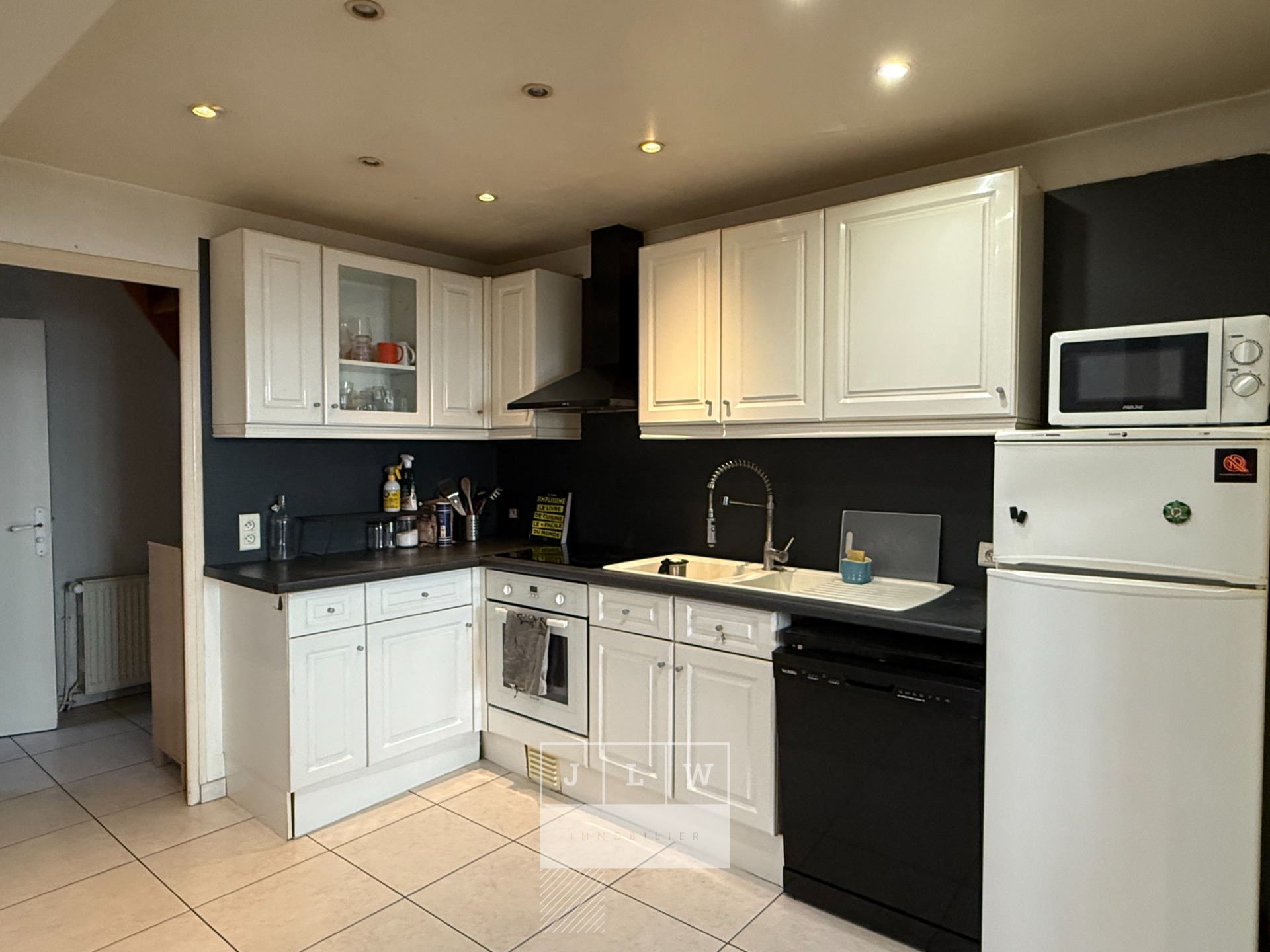 Iuq sr123 esti vente travaux t3 meuble de 8819m Photo 2 - JLW Immobilier Iuq sr123 esti vente travaux t3 meuble de 8819m Photo 2 - JLW Immobilier
