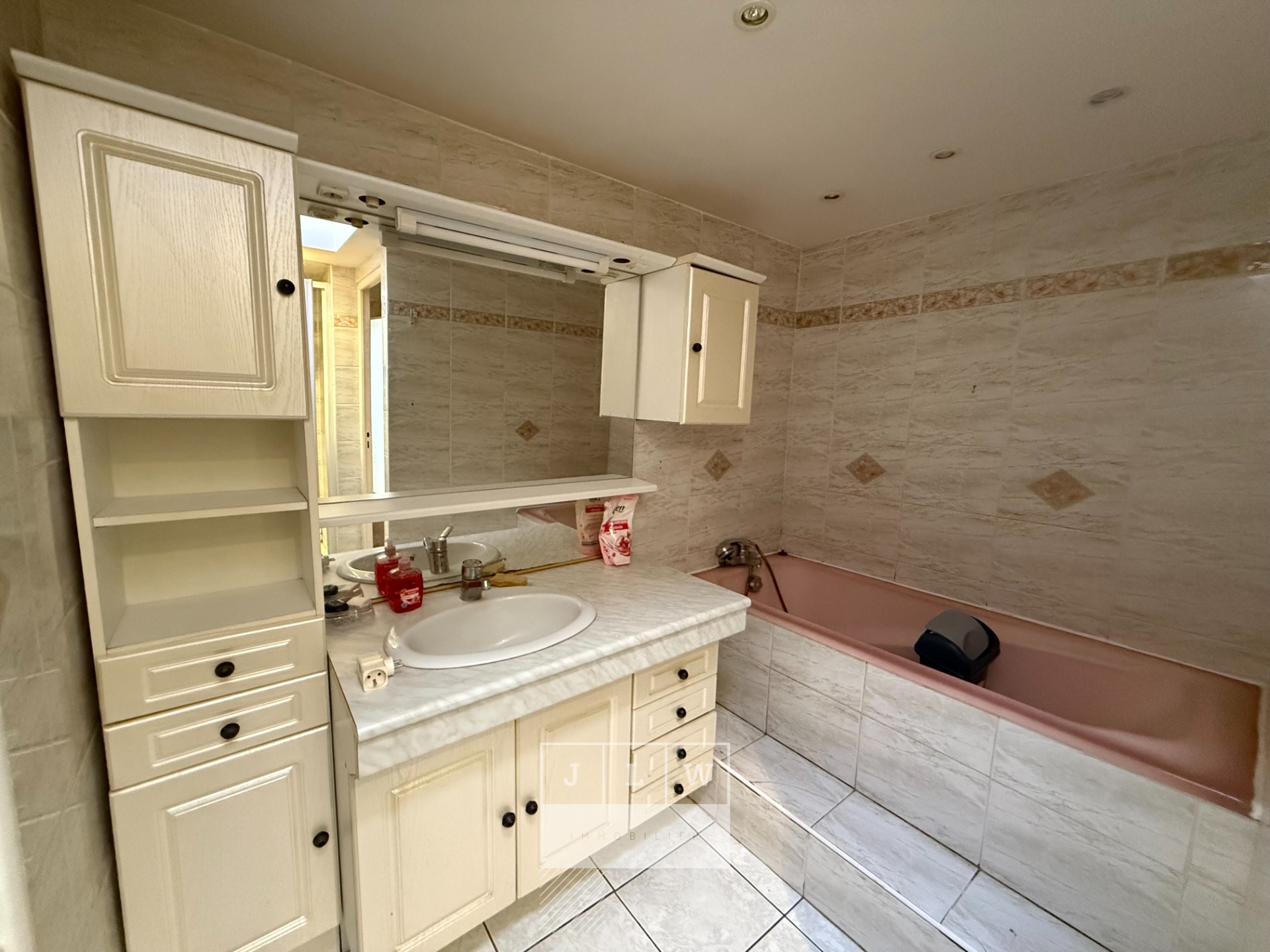 Iuq sr123 esti vente travaux t3 meuble de 8819m Photo 7 - JLW Immobilier Iuq sr123 esti vente travaux t3 meuble de 8819m Photo 7 - JLW Immobilier