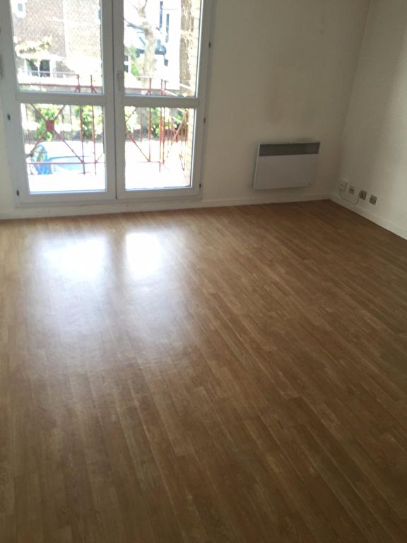 Lille studio non meuble avec parking et balcon  Photo 3 - JLW Immobilier
