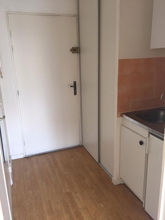 Lille studio non meuble avec parking et balcon  Photo 6 - JLW Immobilier