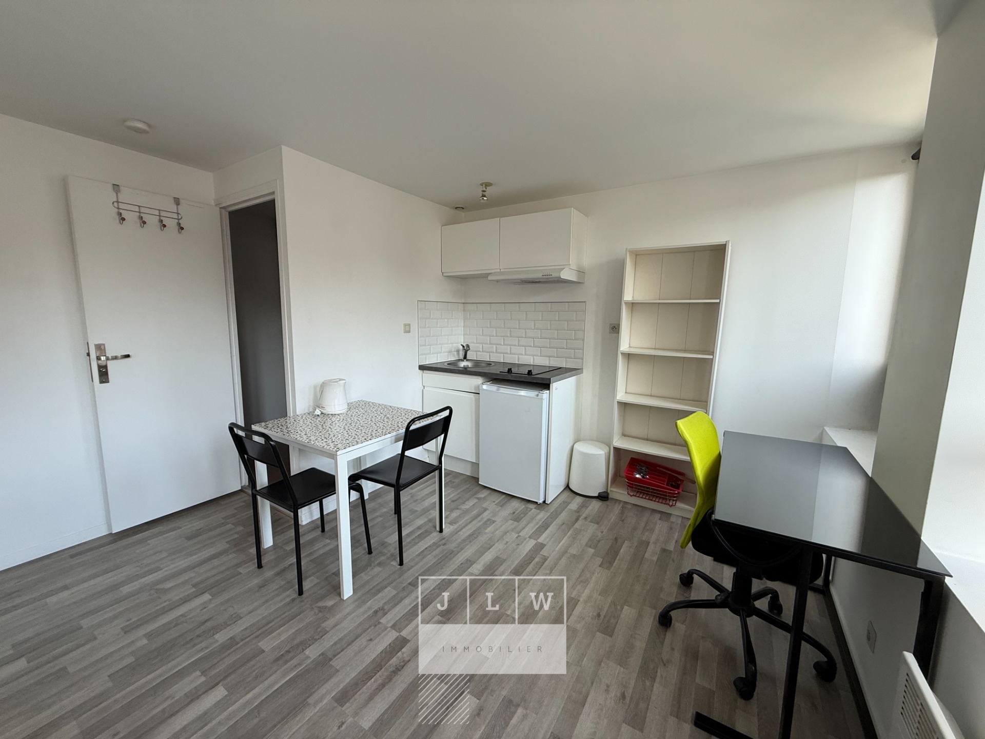 Iyx sr123 lille gambetta studio meuble de 2033m Photo 2 - JLW Immobilier