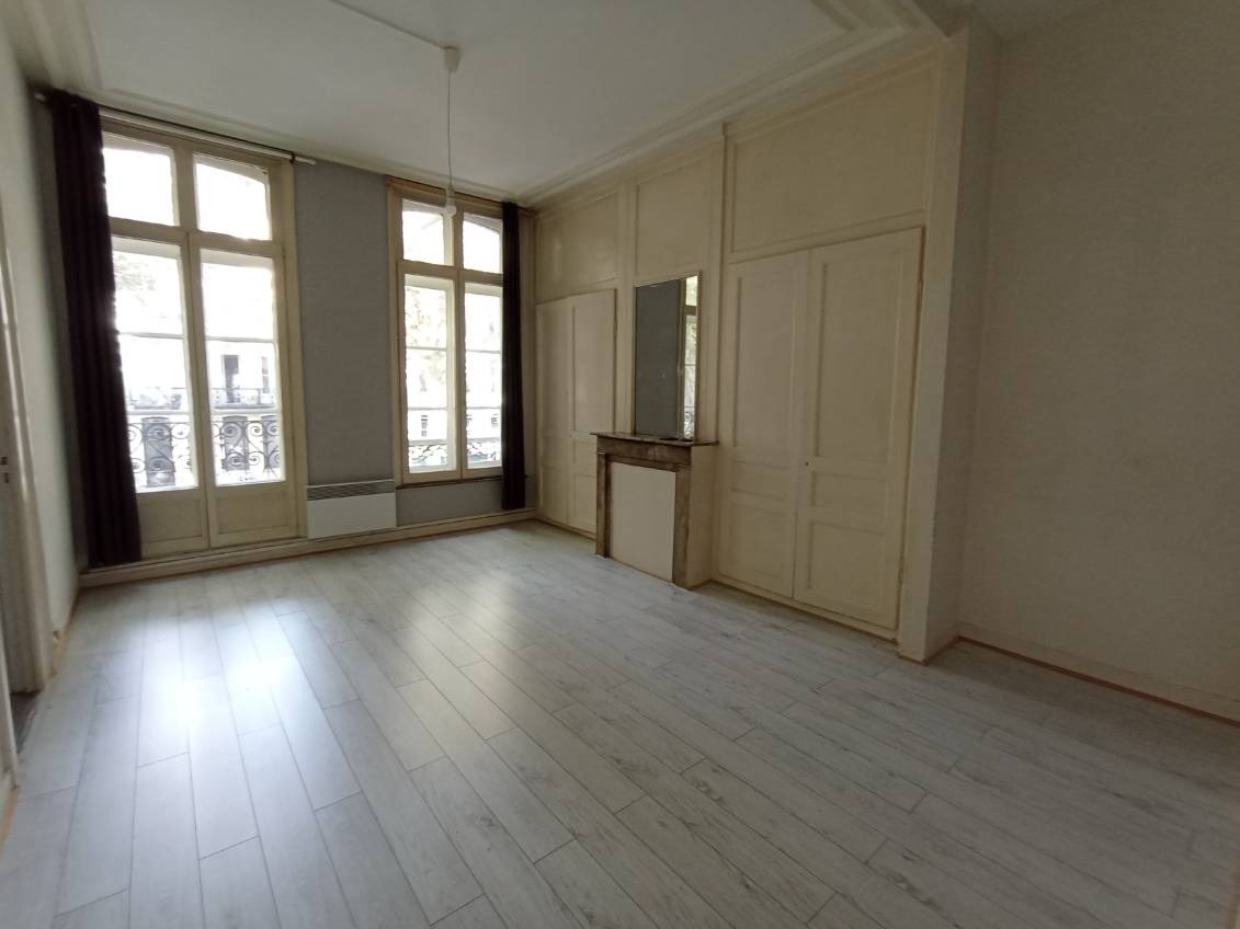 Jcl ll152 lille republique t2 bis de 5280m Photo 1 - JLW Immobilier Jcl ll152 lille republique t2 bis de 5280m Photo 1 - JLW Immobilier
