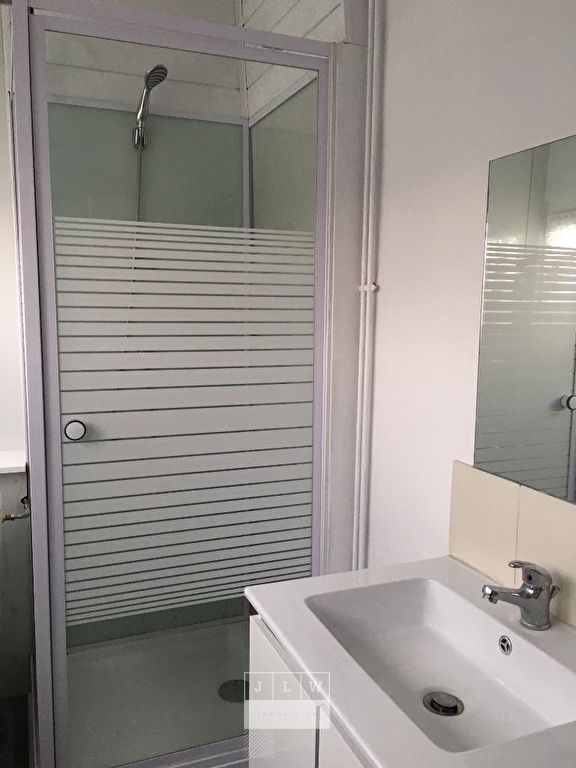 Jev sr123 lille republique studio meuble de 18m Photo 3 - JLW Immobilier