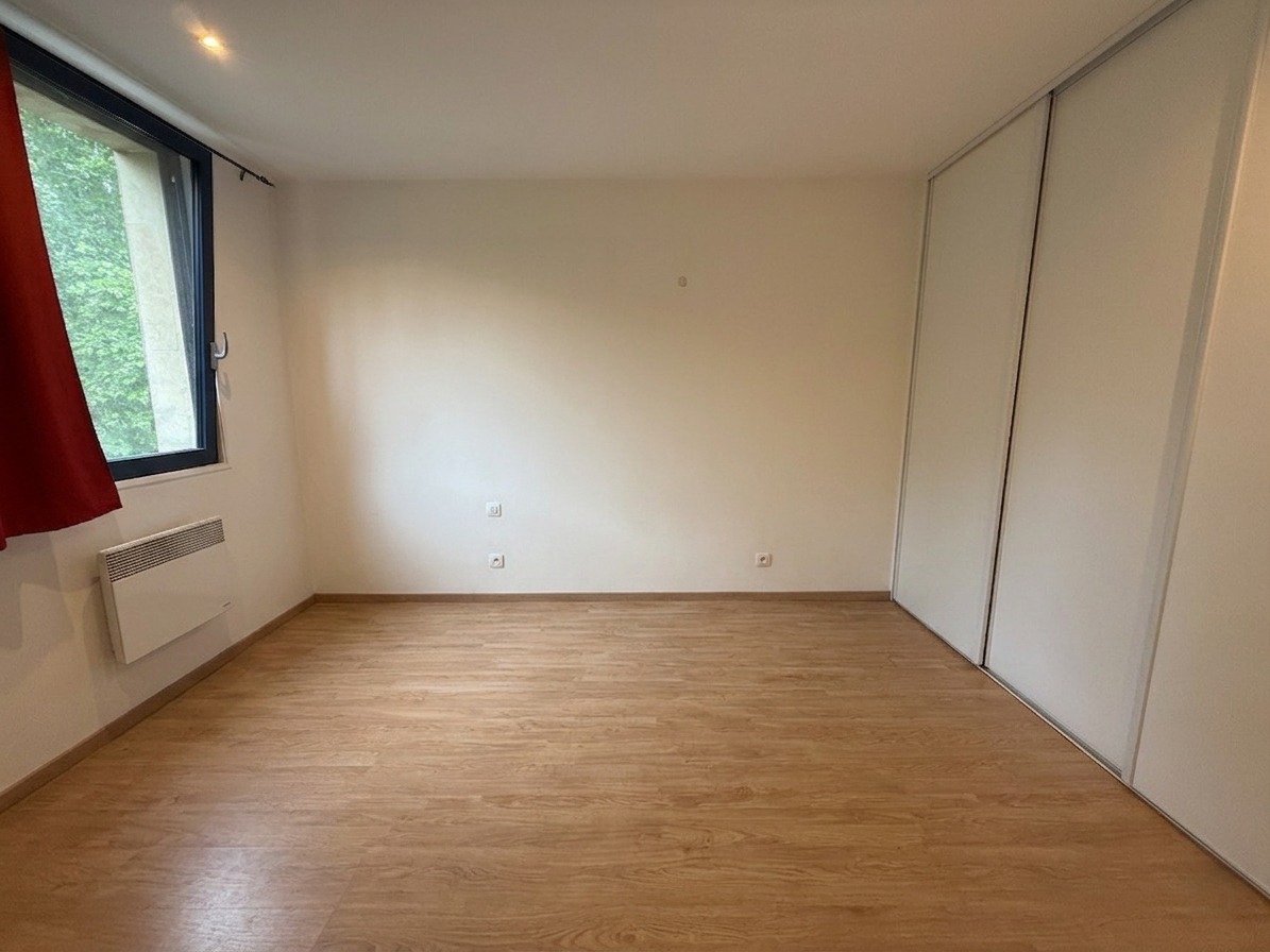 Jgd ll152 t3 non meuble av du peuple belge ideal coloc Photo 3 - JLW Immobilier Jgd ll152 t3 non meuble av du peuple belge ideal coloc Photo 3 - JLW Immobilier