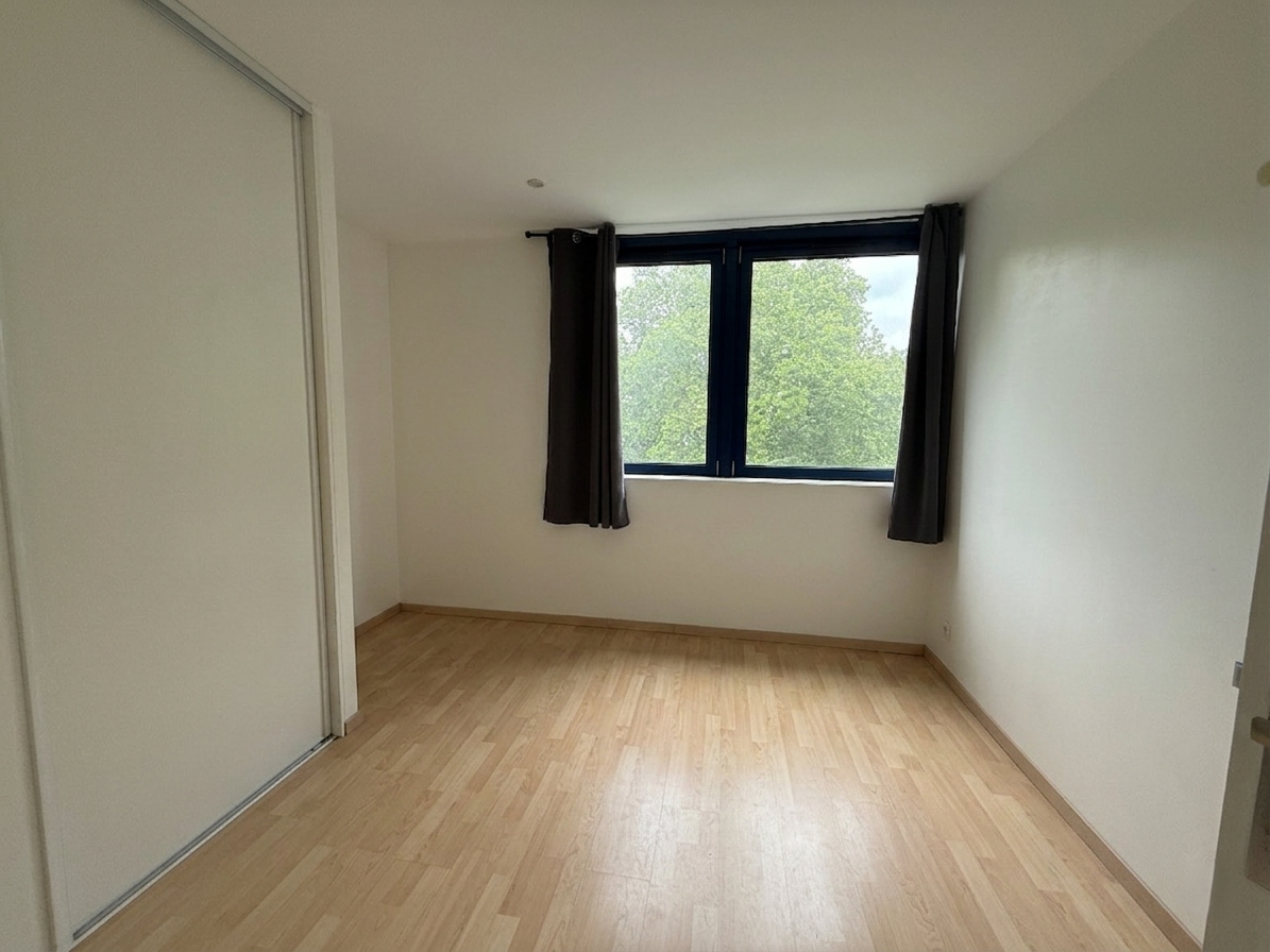 Jgd ll152 t3 non meuble av du peuple belge ideal coloc Photo 4 - JLW Immobilier Jgd ll152 t3 non meuble av du peuple belge ideal coloc Photo 4 - JLW Immobilier