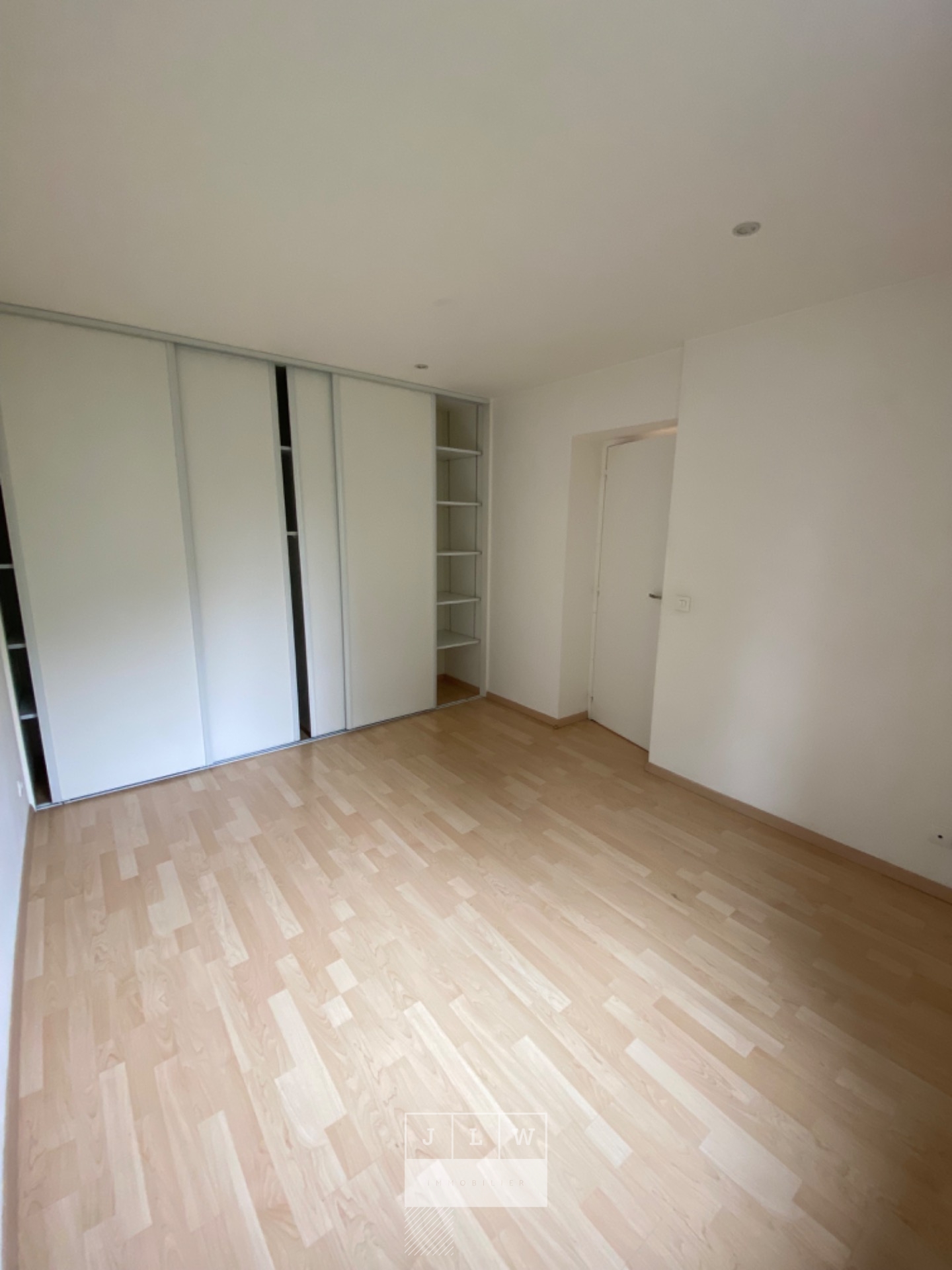 Jgd sr123 t3 non meuble av du peuple belge ideal coloc Photo 5 - JLW Immobilier Jgd sr123 t3 non meuble av du peuple belge ideal coloc Photo 5 - JLW Immobilier