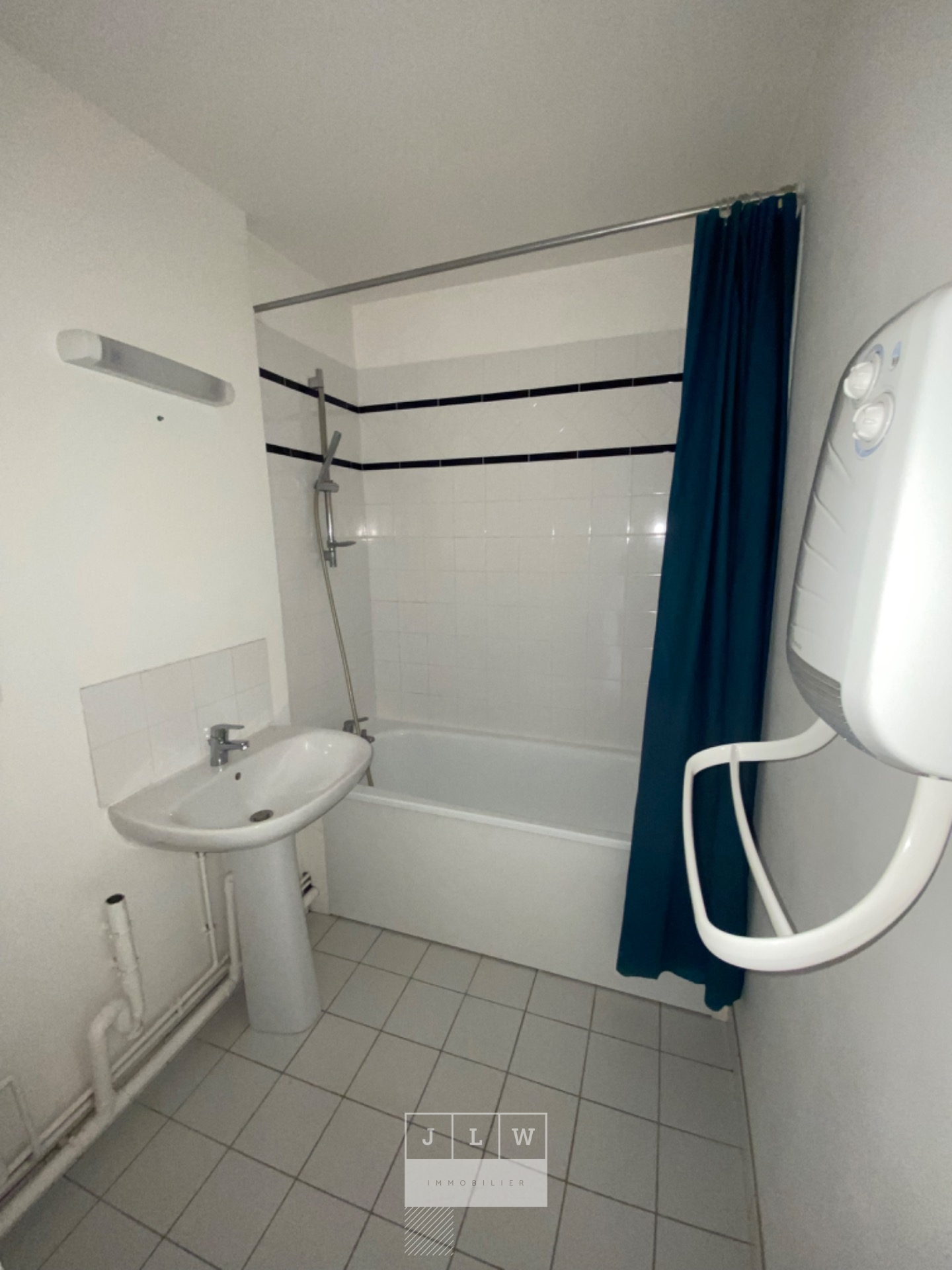 Jgd sr123 t3 non meuble av du peuple belge ideal coloc Photo 8 - JLW Immobilier Jgd sr123 t3 non meuble av du peuple belge ideal coloc Photo 8 - JLW Immobilier