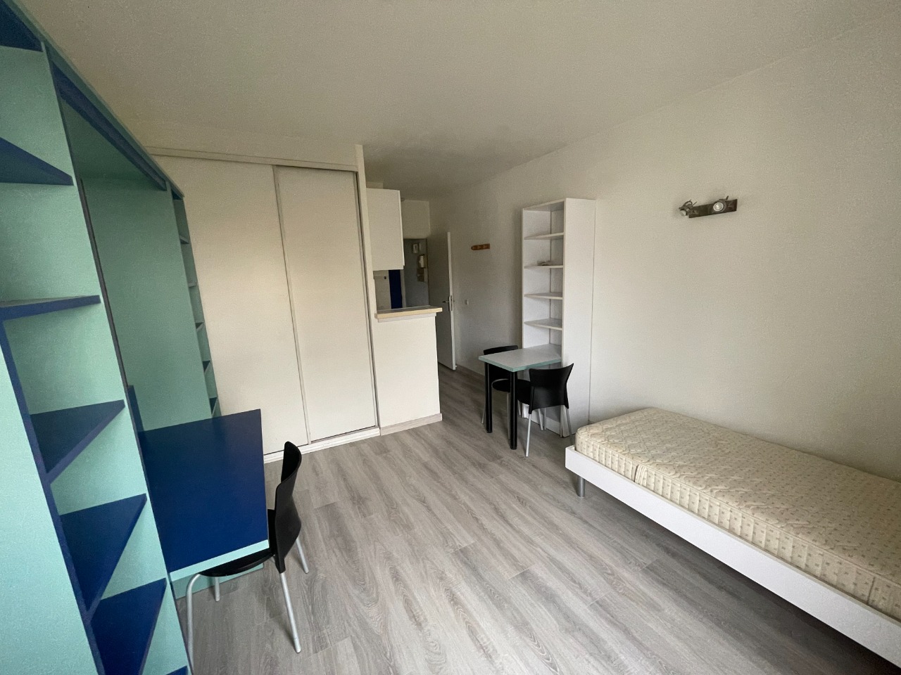 Jgk nb343 lille sebastopol studio non meuble de 2182m Photo 6 - JLW Immobilier