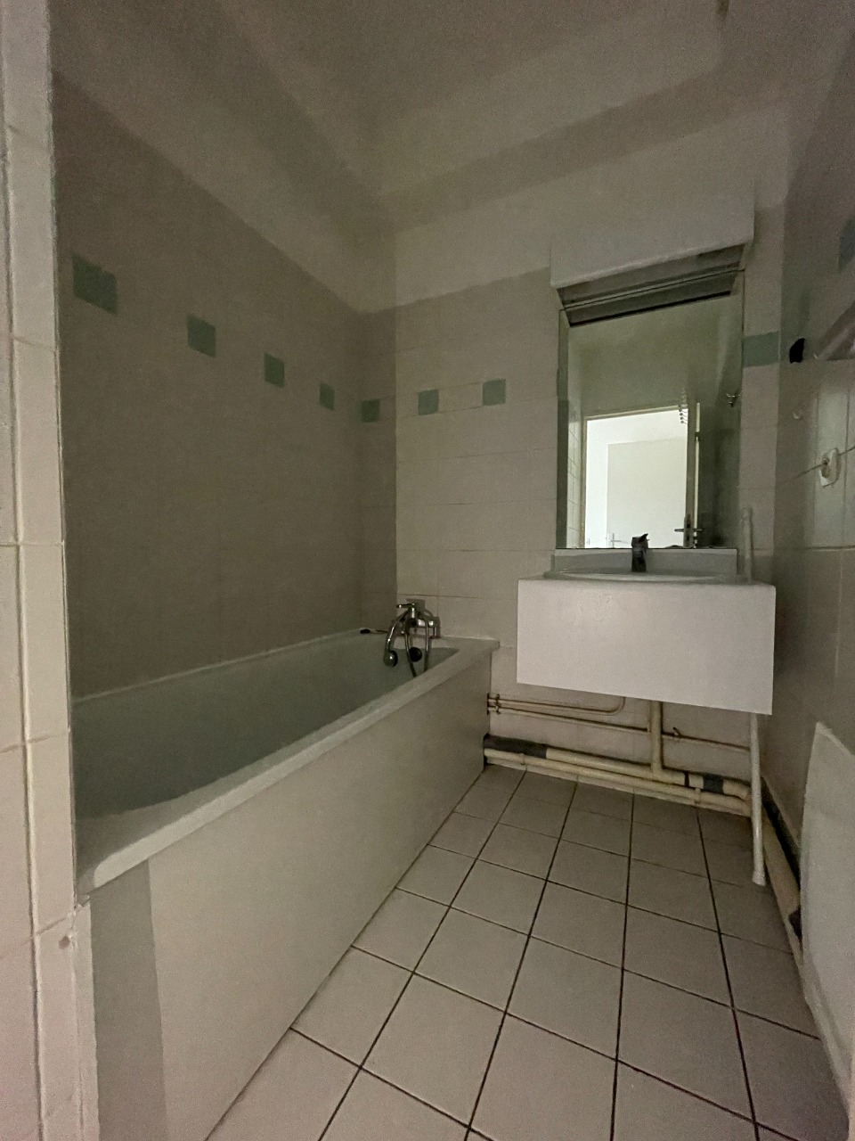 Jgk nb343 lille sebastopol studio non meuble de 2182m Photo 7 - JLW Immobilier