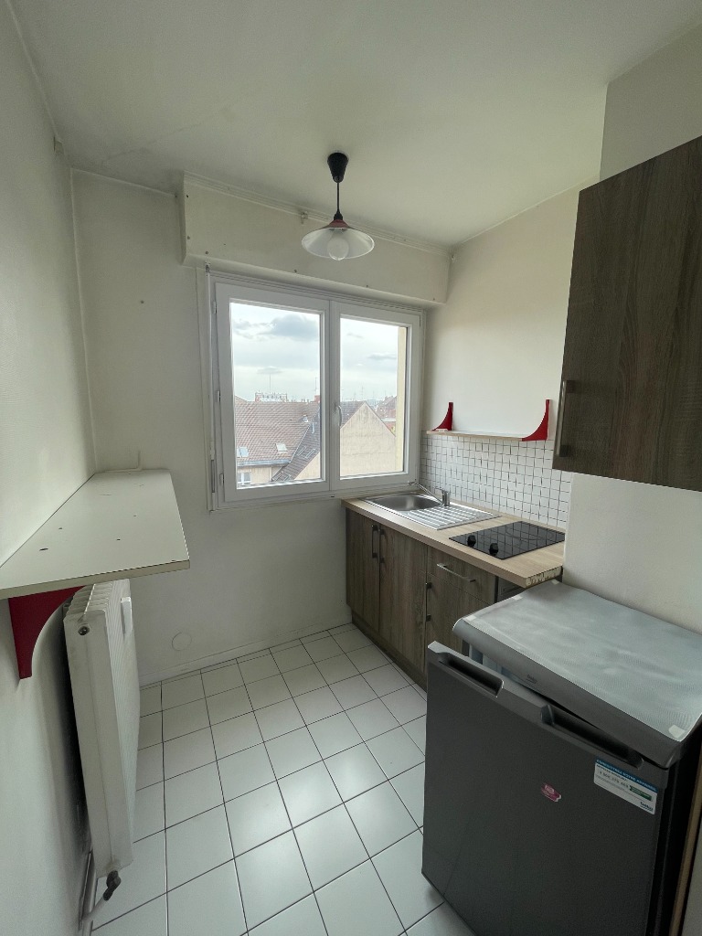 Standby travaux studio non meuble de 2443m avec terrasse Photo 2 - JLW Immobilier