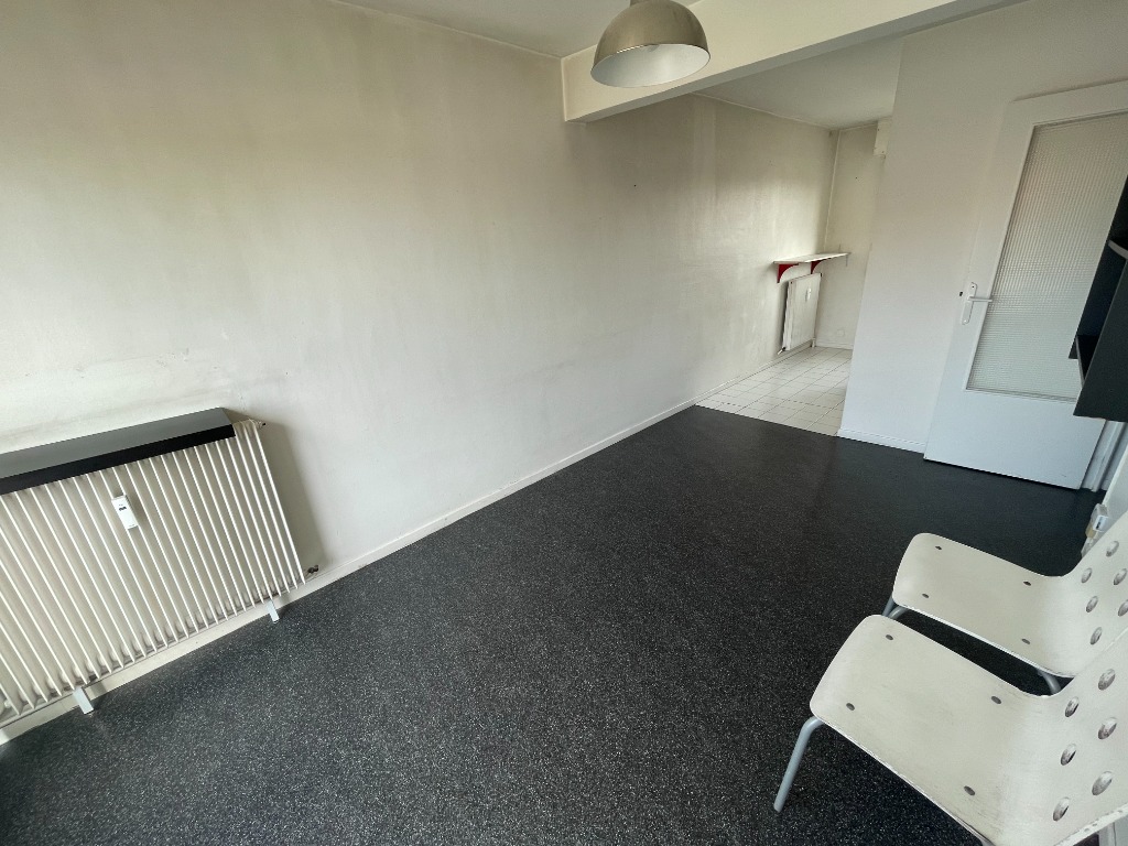 Standby travaux studio non meuble de 2443m avec terrasse Photo 3 - JLW Immobilier