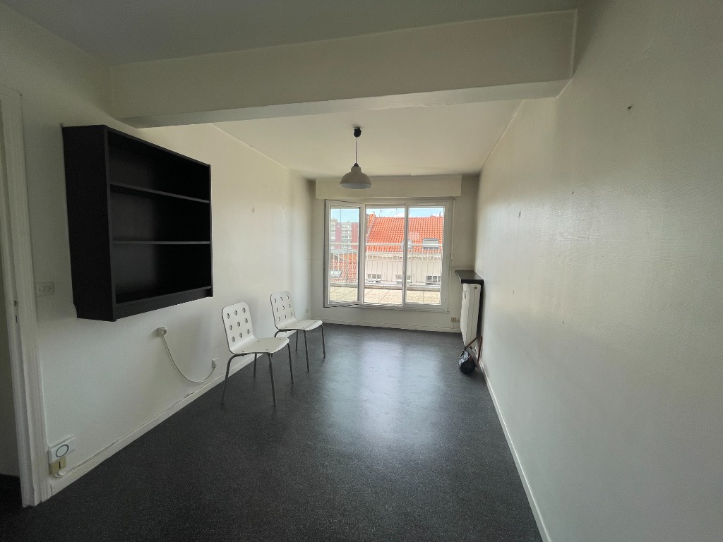 Lille studio non meuble de 2443m avec terrasse Photo 4 - JLW Immobilier