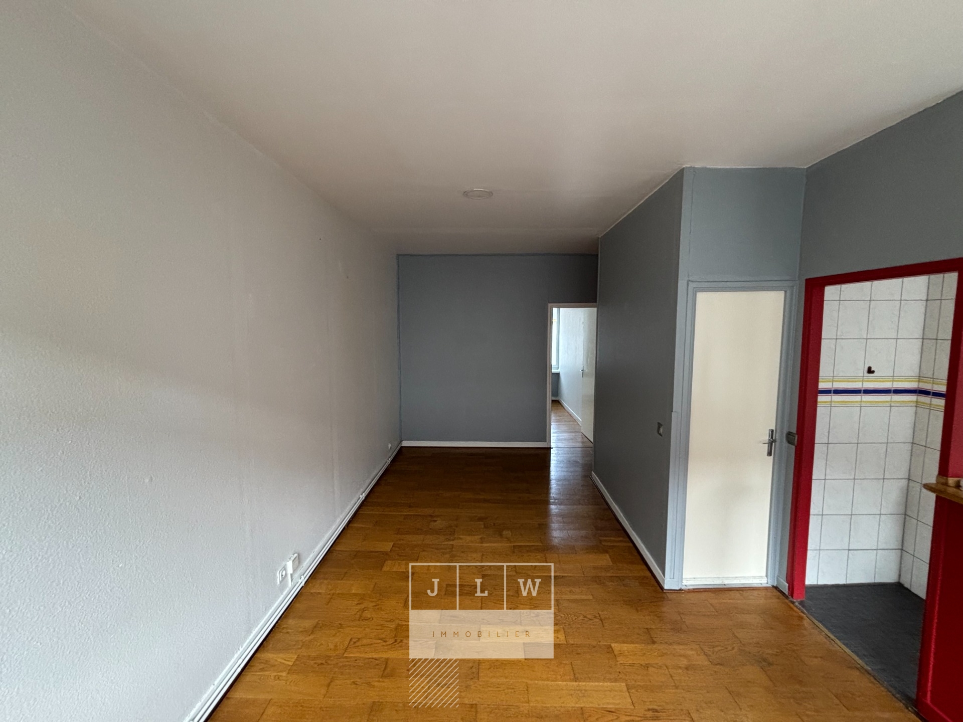 Jic ll152 lille st michel 2 pieces non meuble de 3769m Photo 1 - JLW Immobilier Jic ll152 lille st michel 2 pieces non meuble de 3769m Photo 1 - JLW Immobilier