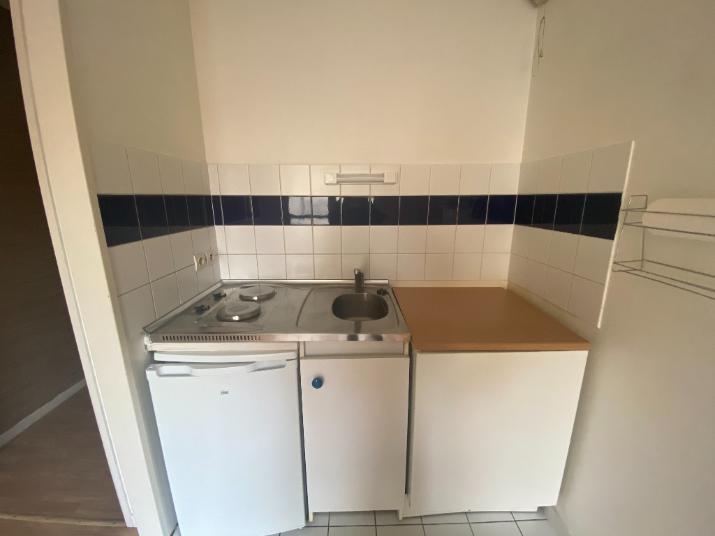 Jju ll152 t2 non meuble avec place de parking Photo 4 - JLW Immobilier