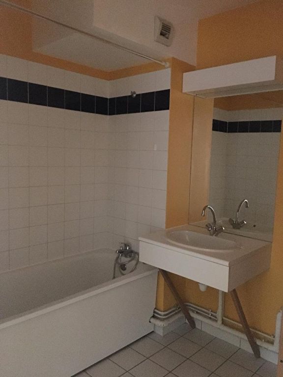 Jju ll152 t2 non meuble avec place de parking Photo 7 - JLW Immobilier