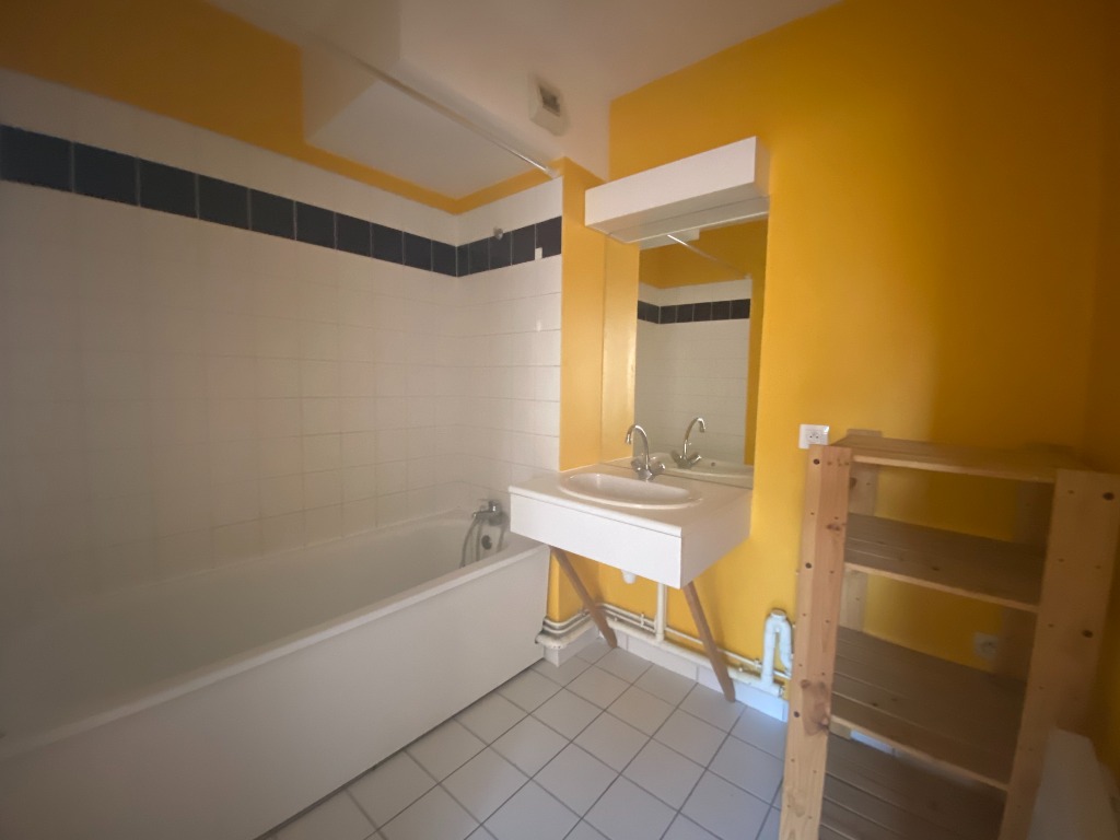 Jju ll152 t2 non meuble avec place de parking Photo 8 - JLW Immobilier