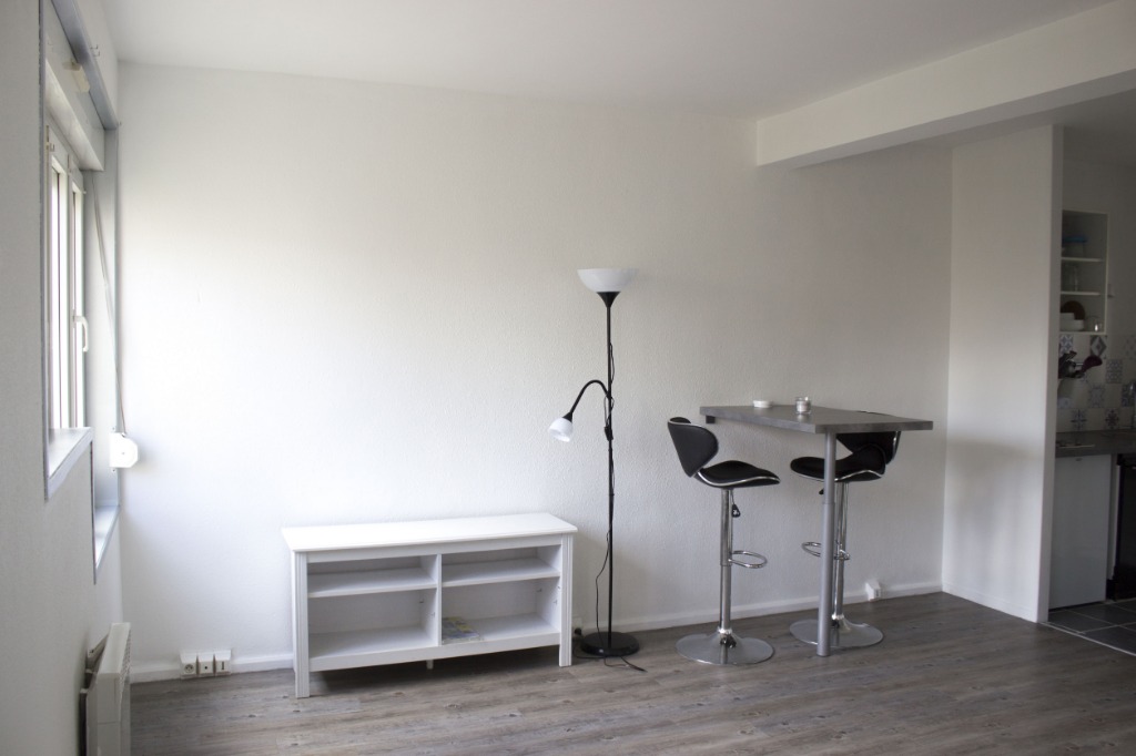 Jcg sr123 wazemmes studio meuble entierement renove Photo 3 - JLW Immobilier Jcg sr123 wazemmes studio meuble entierement renove Photo 3 - JLW Immobilier