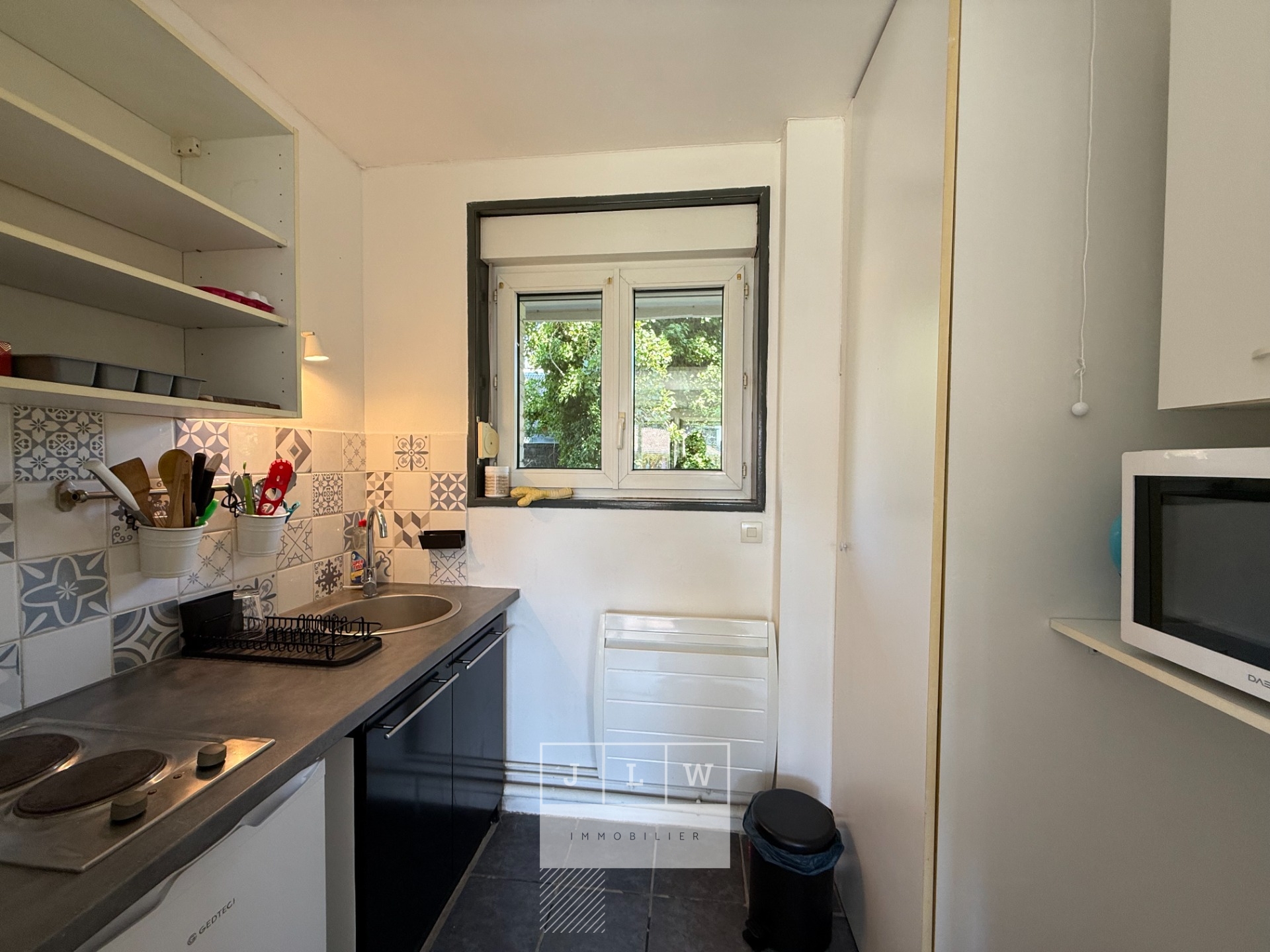 Jlm sr123 grand studio meuble 28m2 Photo 4 - JLW Immobilier Jlm sr123 grand studio meuble 28m2 Photo 4 - JLW Immobilier