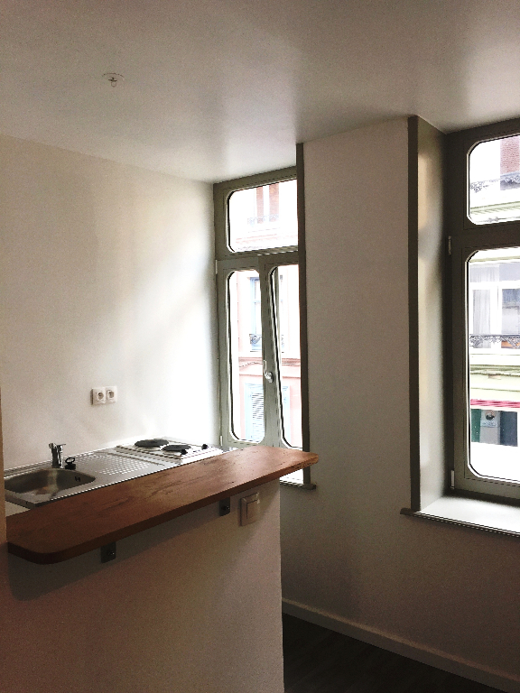 Jpc lille gambetta appartement meuble de 32 42m Photo 3 - JLW Immobilier Jpc lille gambetta appartement meuble de 32 42m Photo 3 - JLW Immobilier